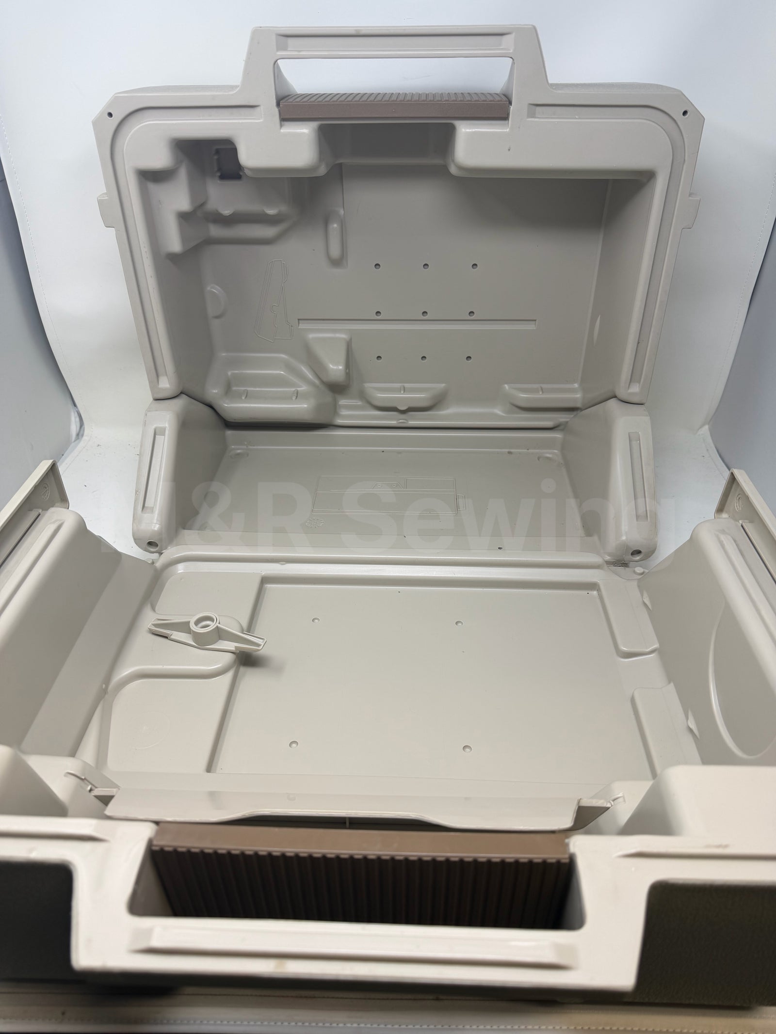 Used Bernia 930 Case