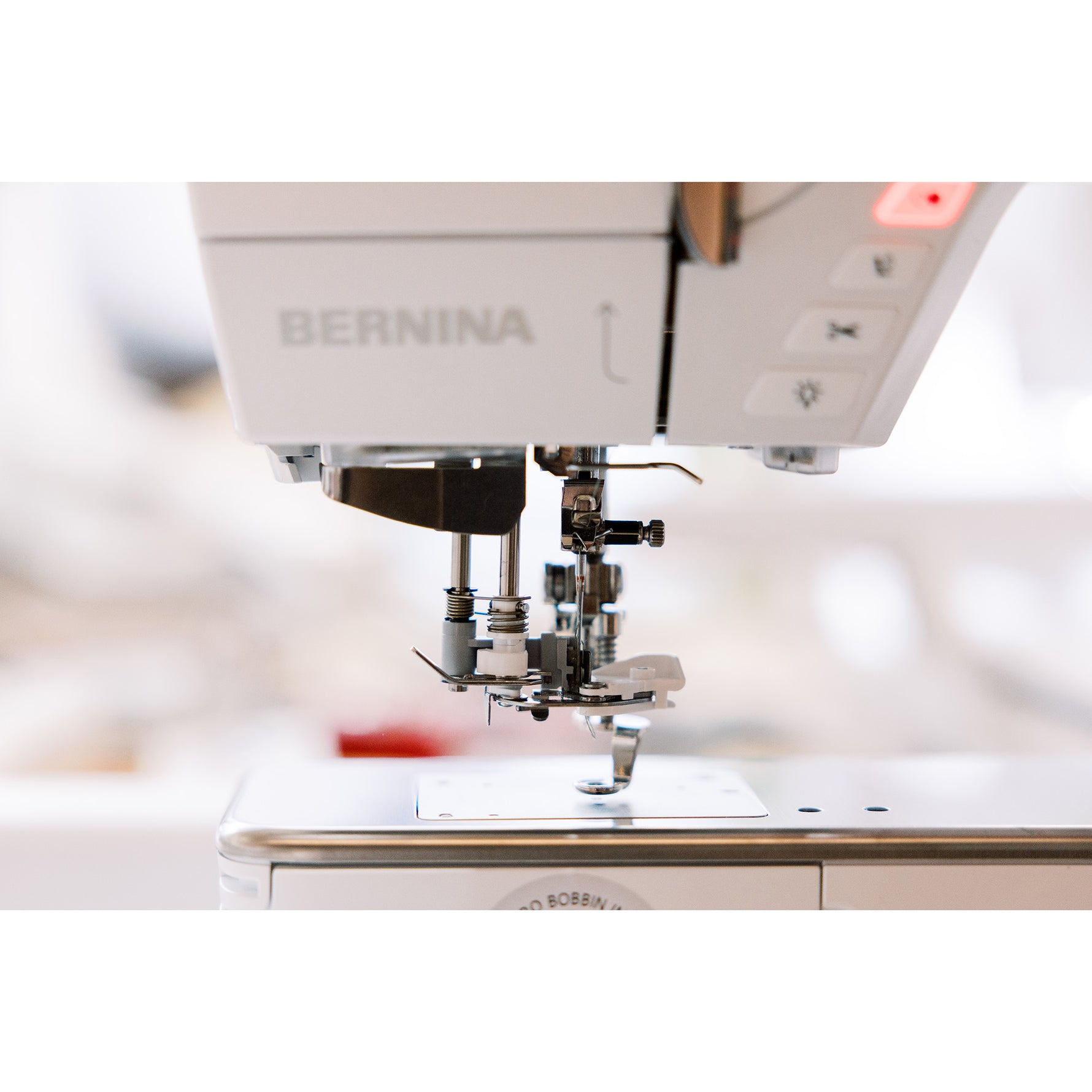 Bernina B 700 Pro MACHINE Only