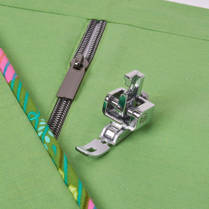 Adjustable Zipper/Piping Foot