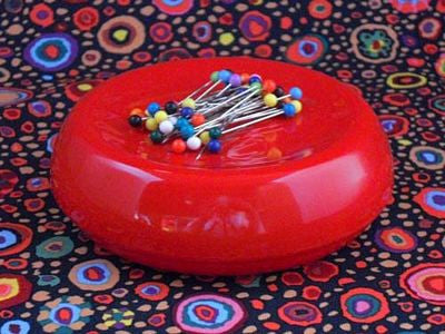 Grabbit Magnetic Pincushion - Red