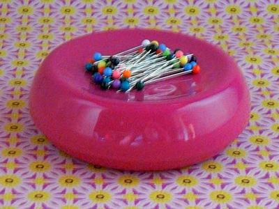 Grabbit Magnetic Pincushion - Raspberry (No Longer Available)