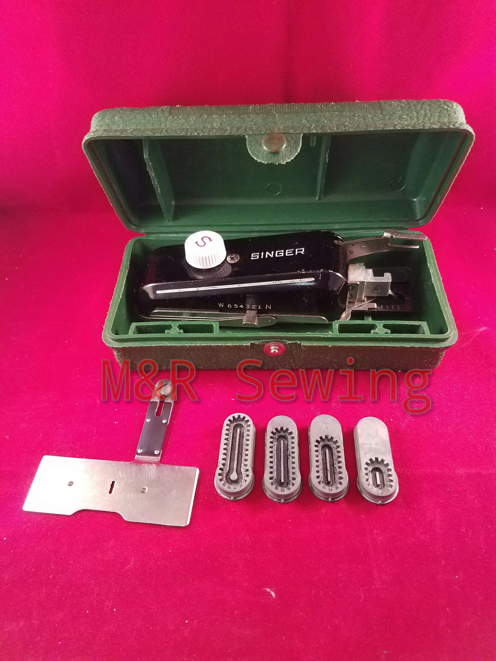 Buttonholer, Singer, Low Shank,160506, Used